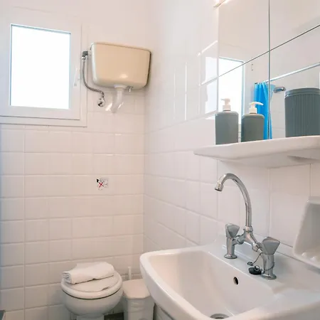 Livadia Seaside 10 Apartment